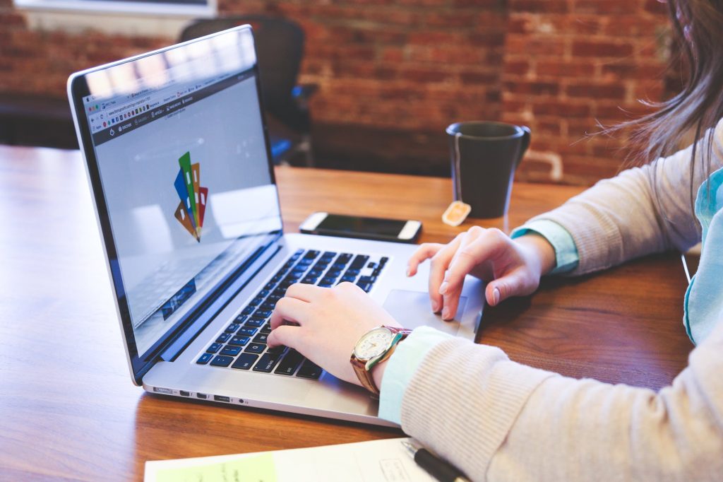 Representación Gráfica De Cómo Crear Un Diseño De Logo Con Sketch